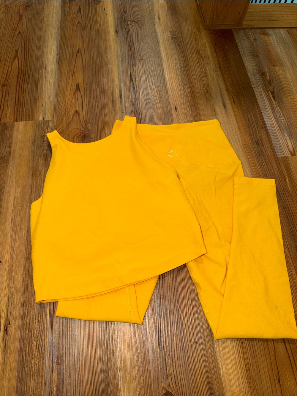 Beyond Yoga SpaceDye Sunflower Yellow Set